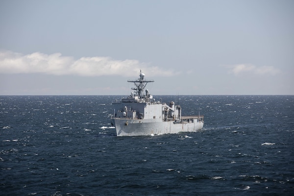 Whidbey Island-class amphibious dock landing ship USS Gunston Hall (LSD 44), sails alongside the Wasp-class amphibious assault ship USS Kearsarge (LHD 3) during maneuvering exercises with the Finnish Navy in the Baltic Sea, May 16, 2022.