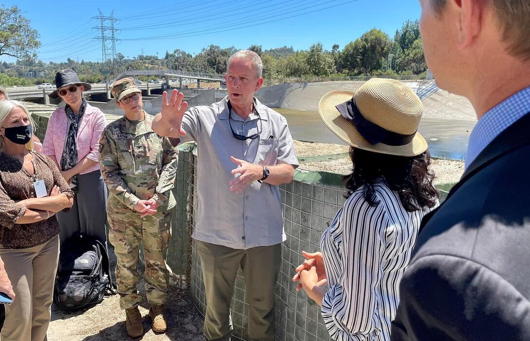 USACE Chief of the Planning and Policy Division Visits LA District