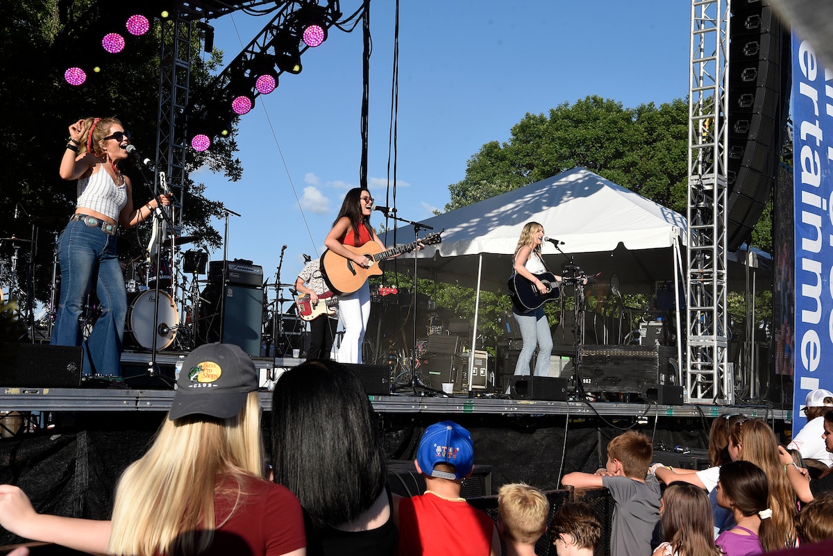 Runaway June group entertain a crowd