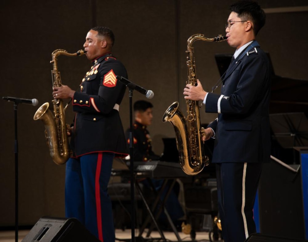 III MEF Band Performs with SWADF Band