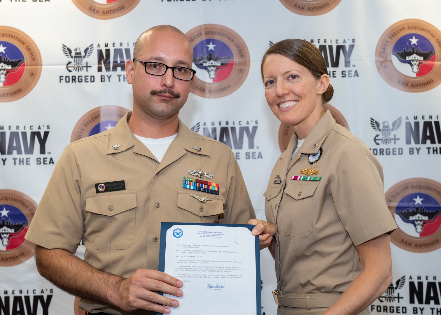 DVIDS - News - Navy Talent Acquisition Group San Antonio Supports Military  Appreciation Football Game and Conducts Halftime Swear-In