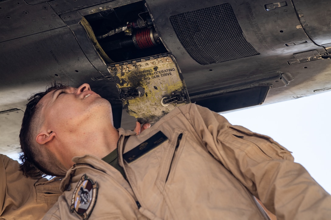 Mwss 473 Marines Refuel Us Air Force A 10 Warthogs