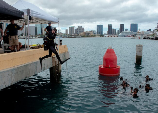 Partners Collaborate in RIMPAC 2022 Harbor Clearance Exercise