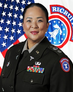 5th Medical Recruiting Battalion Commander
Lt. Col. Victoria Somnuk