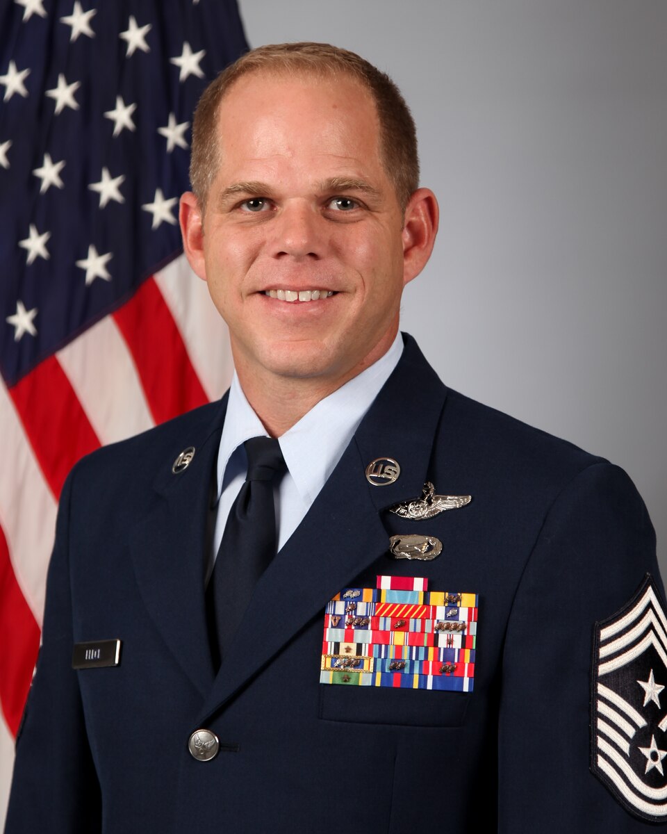 Official photo for a senior enlisted leader in the Air Force.