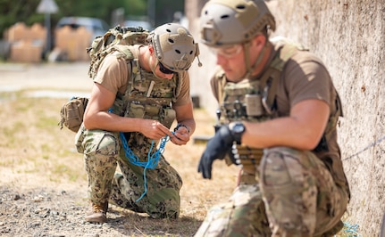 U.S. Navy Explosive Ordnance Disposal Group 1 Sailors conducts counter improvised explosive device training during Rim of the Pacific (RIMPAC) 2022.