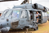 HH-60 Pave Hawk aircrew visits 37th Training Group students