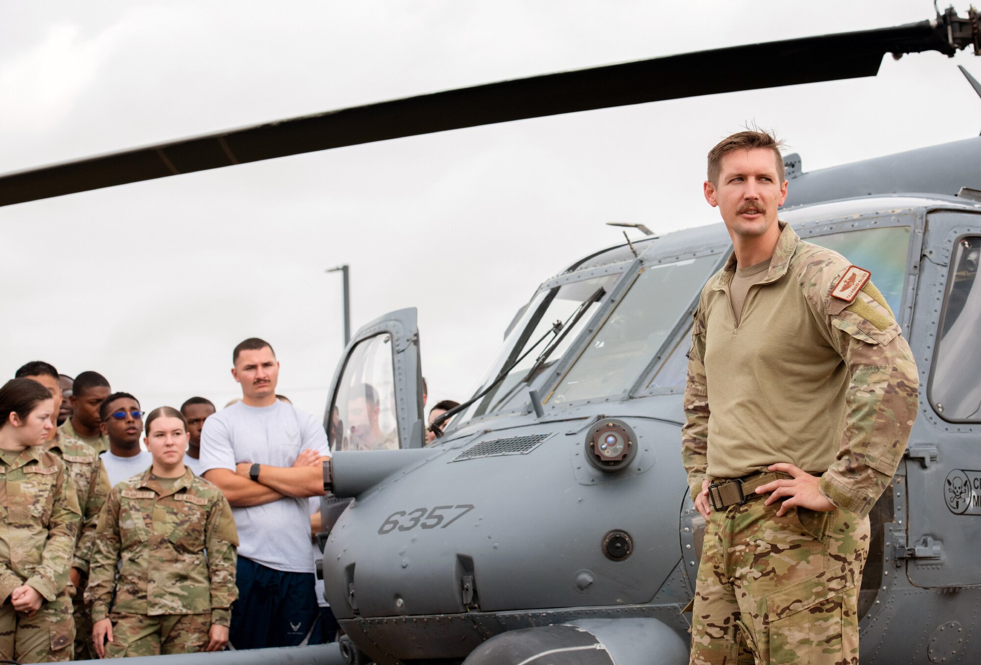 HH-60 Pave Hawk aircrew visits 37th Training Group students