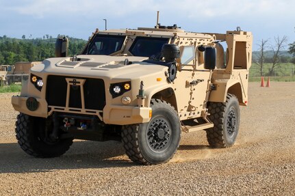 USACAPOC(A) Soldiers train with JLTV