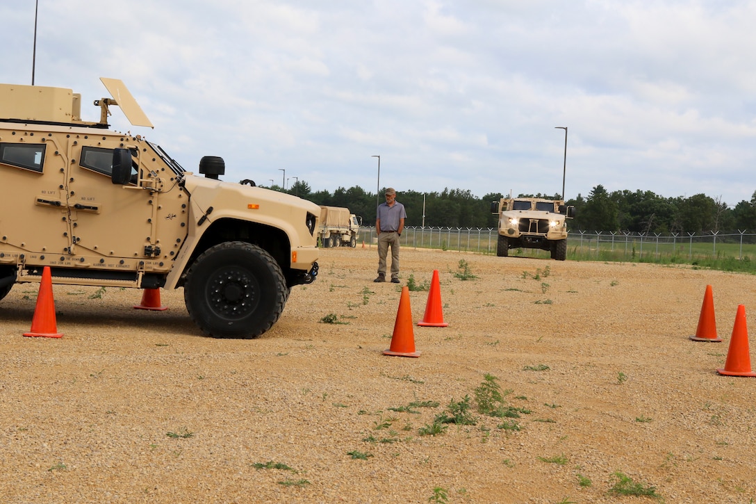 USACAPOC(A) Soldiers train with JLTV
