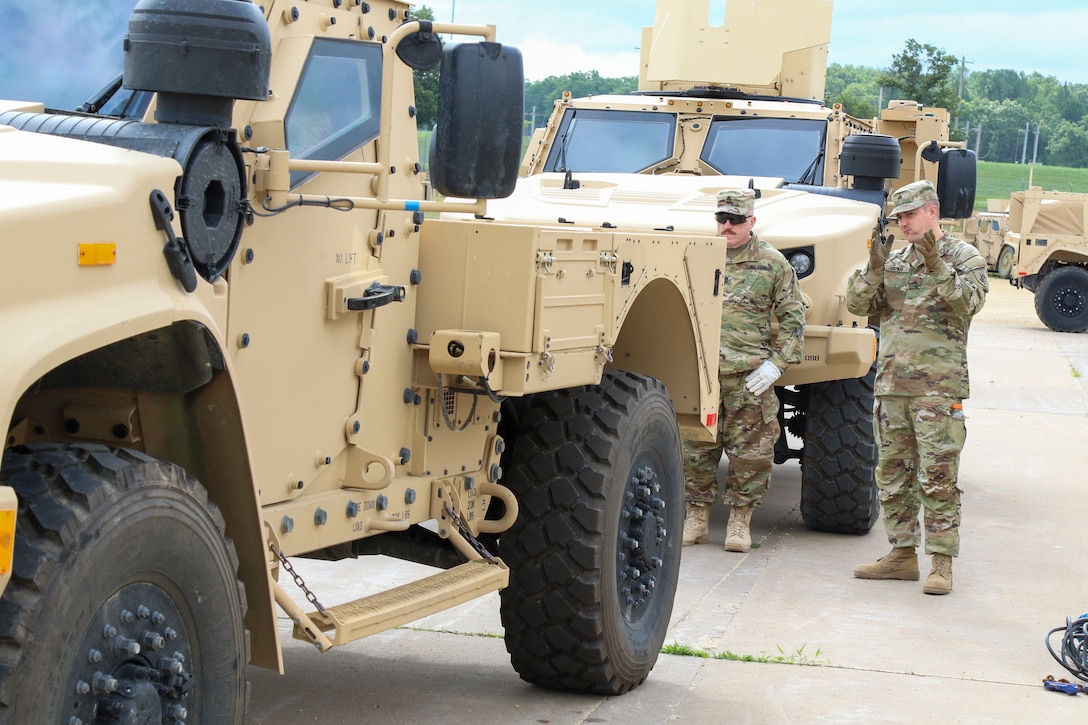 USACAPOC(A) Soldiers train with JLTV