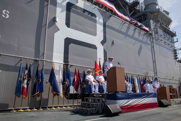 Capt. Jennifer Ellinger, offgoing Commodore of Commander Amphibious Squadron SEVEN (CPR 7), speaks during a change of command and reitrement ceremony aboard amphibious assault ship USS Makin Island (LHD 8), July 21.