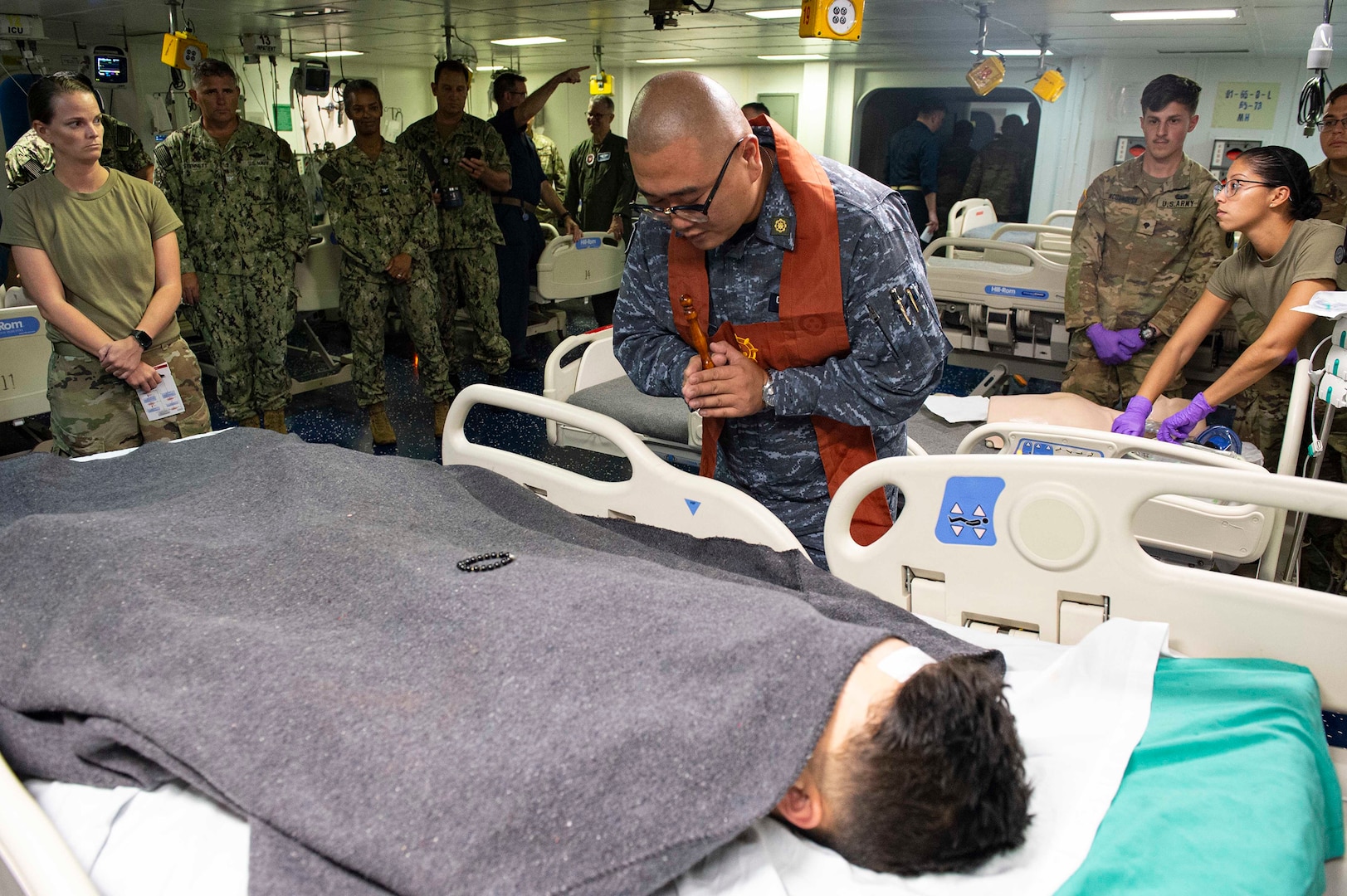 U.S. and Republic of Korea Chaplains Join Forces Aboard USS Essex during RIMPAC 2022