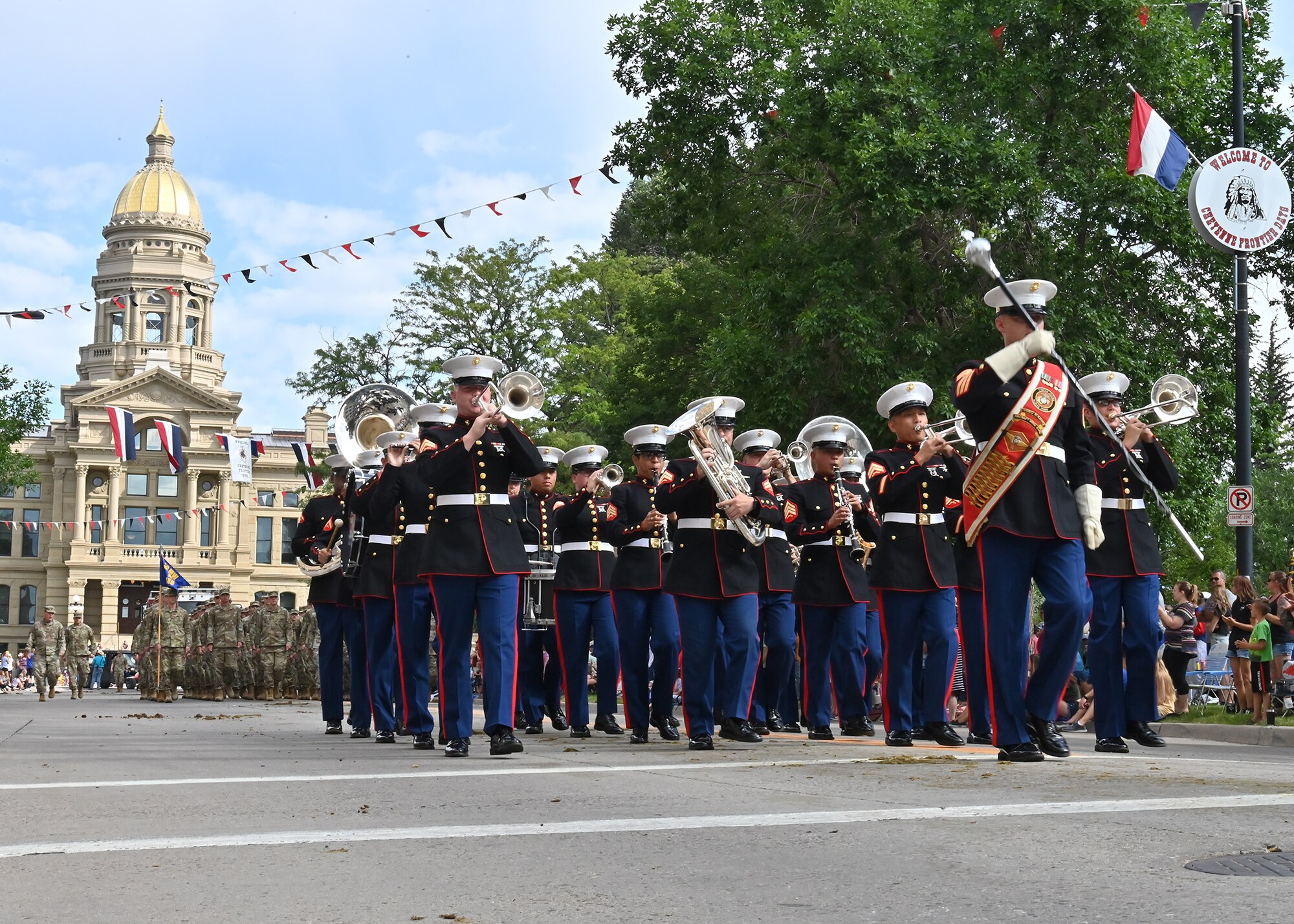 marines marching