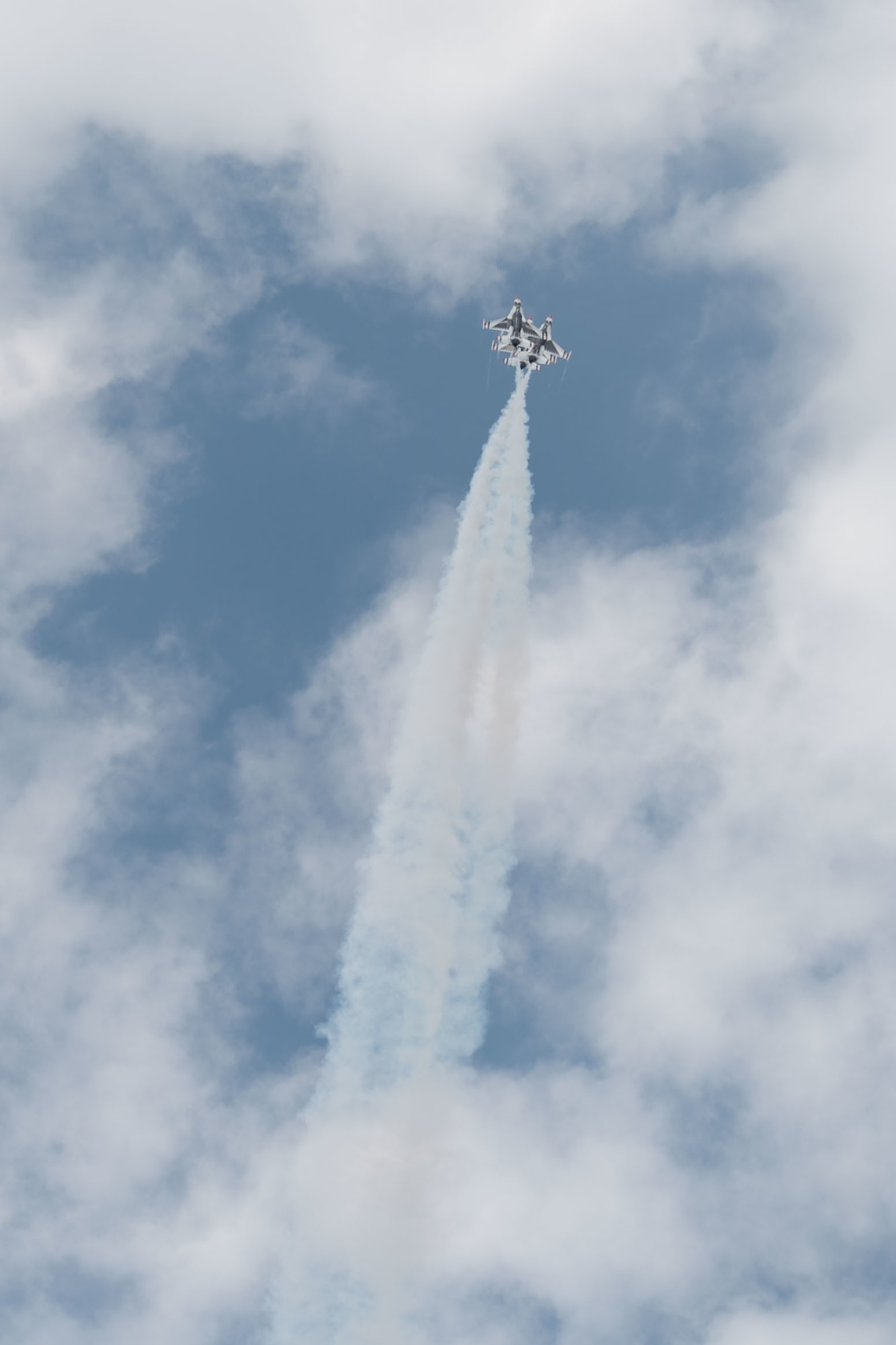 The U.S. Air Force Air Demonstration Squadron "Thunderbirds" pilots perform during Montana's Military Open House "Flight over the Falls" at Montana Air National Guard Base, Great Falls, Montana, July 24, 2022.