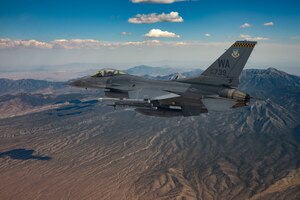 F-16 Fighting Falcon flying