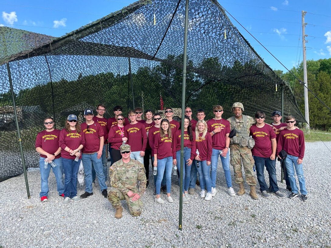 The 1/623rd utilized this requirement to showcase its capabilities to McCreary County’s Junior Reserves Officers Training Corps (JROTC) and demonstrated a joint training effort by certifying a crew from the 238th Regional Training Institute and hosting Joint Terminal Attack