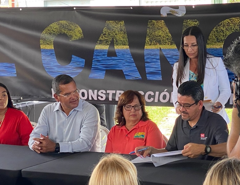 The U.S. Army Corps of Engineers Jacksonville District hosted a Ceremonial Signing for the Project Partnership Agreement (PPA) and Memorandum of Agreement (MOA) to start construction of the Caño Martín Peña Ecosystem Restoration Project today at the Area Recreativa Jose Pepe Diaz (Pepe Díaz Trail Park), San Juan, Puerto Rico.