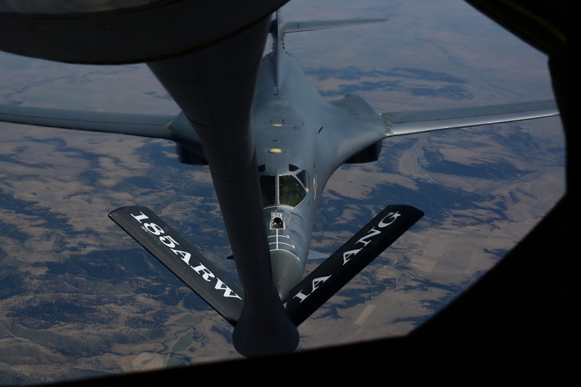 A KC-135 Stratotanker from the 185th Refueling Wing, Iowa Air National Guard, refuels a B-1B Lancer from Ellsworth Air Force Base, S.D., July 19, 2022.
