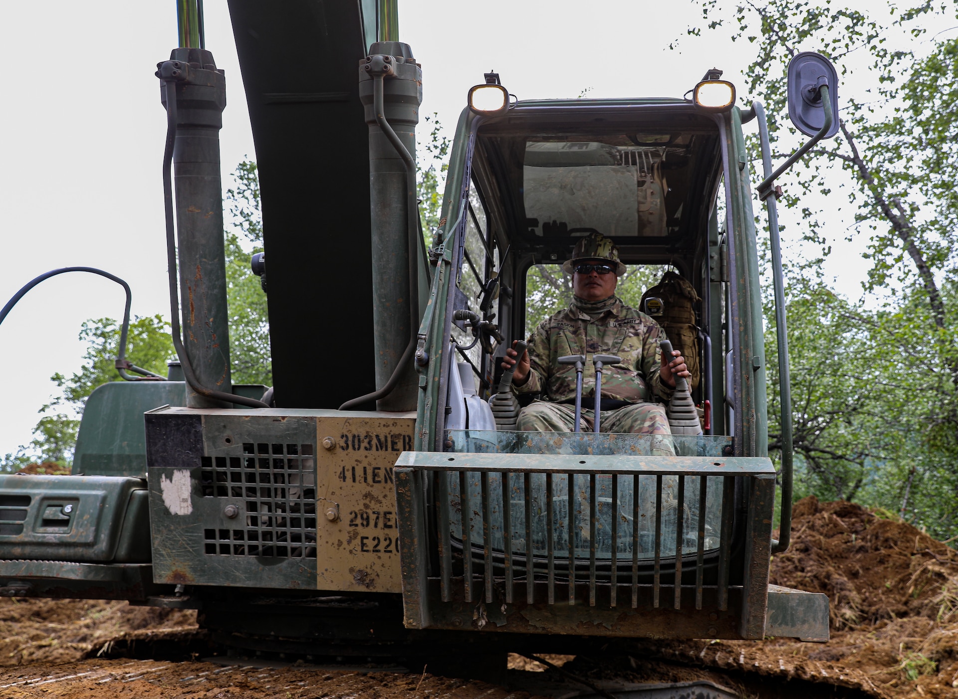Army Reserve engineers develop new road in rural Alaska