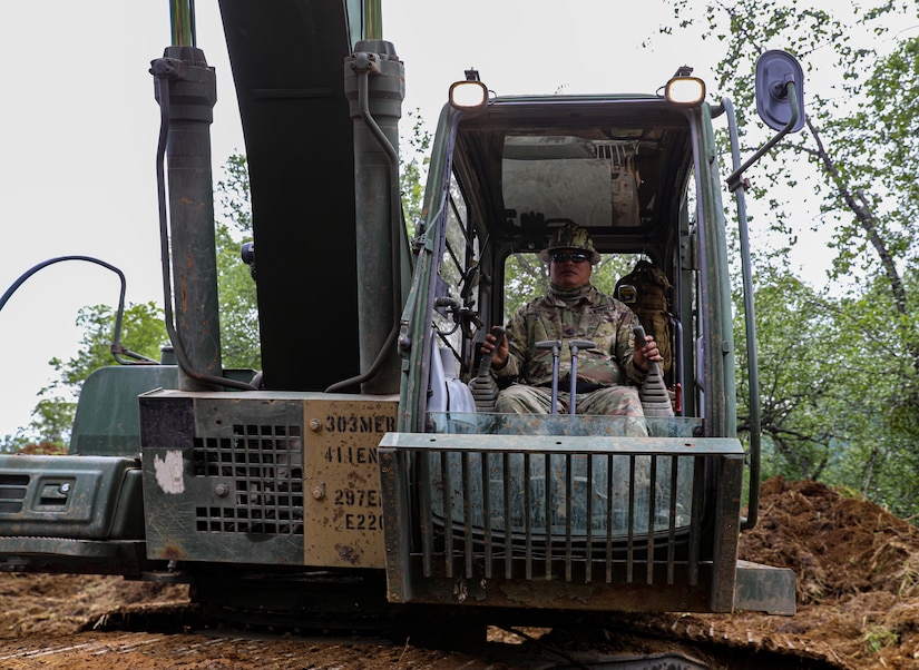 Army Reserve engineers develop new road in rural Alaska