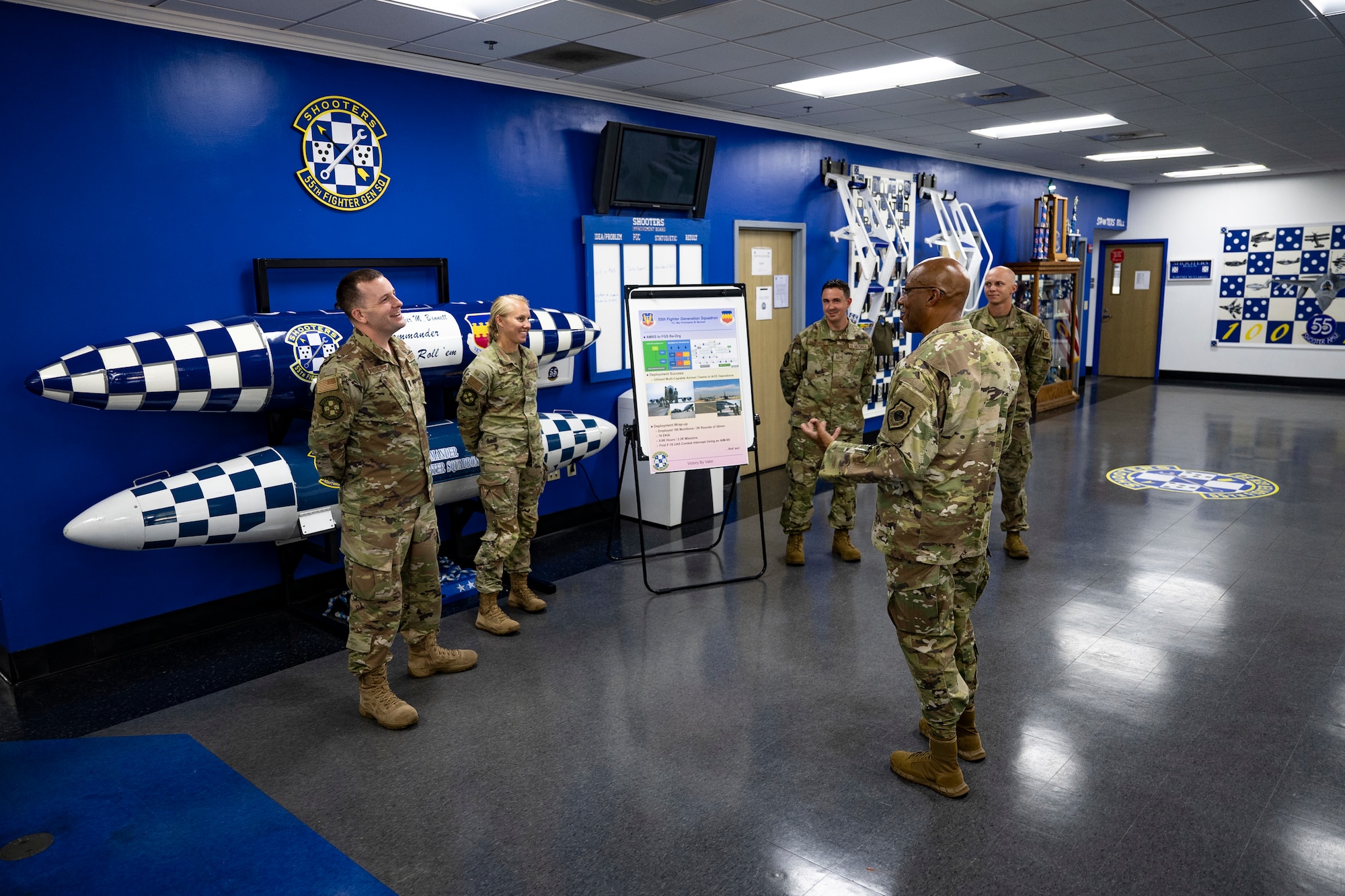 photo of CSAF with Shaw Airmen