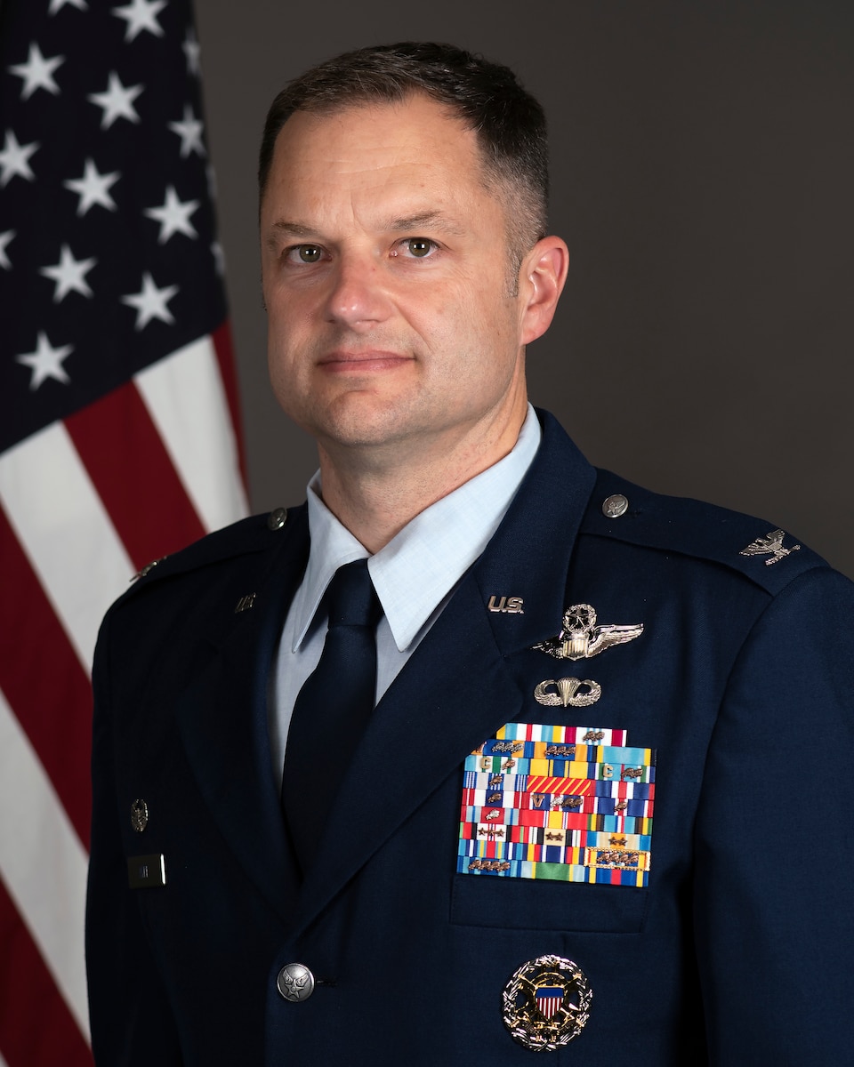 Col Steven Ayre Official Photo