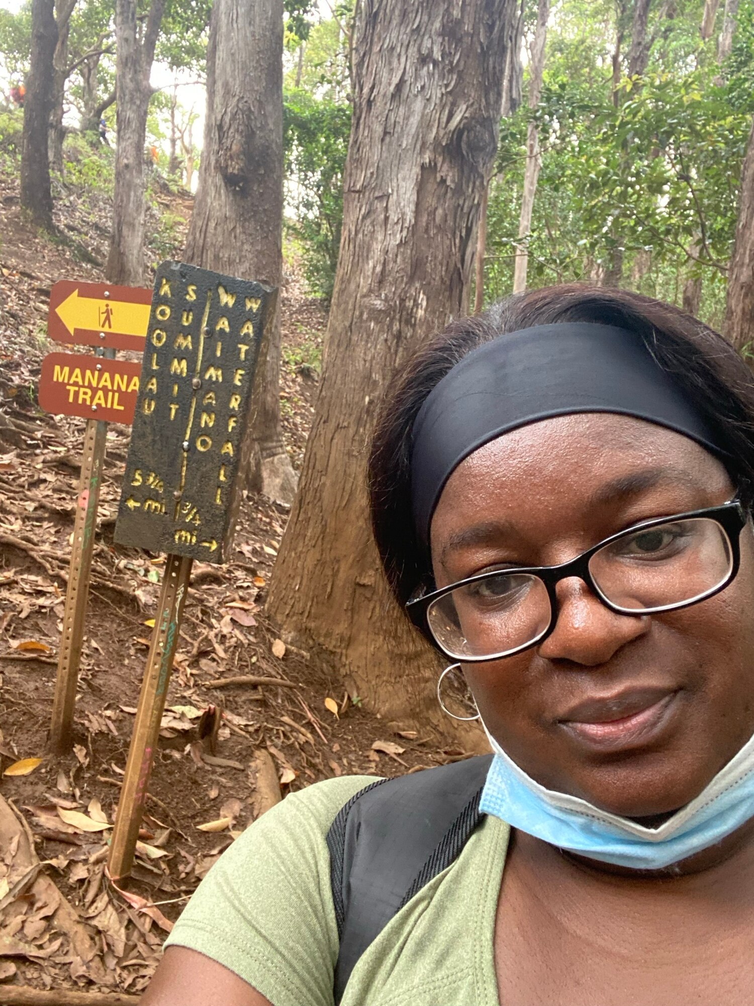iane Heard, 15th Wing Violence Prevention investigator, hikes near Waimano Falls in Pearl City, Hawaii, July 17, 2022. Heard was injured on her way from the falls when one sailor and five Airmen stayed with her and provided medical assistance until she was airlifted. (Courtesy Photo)