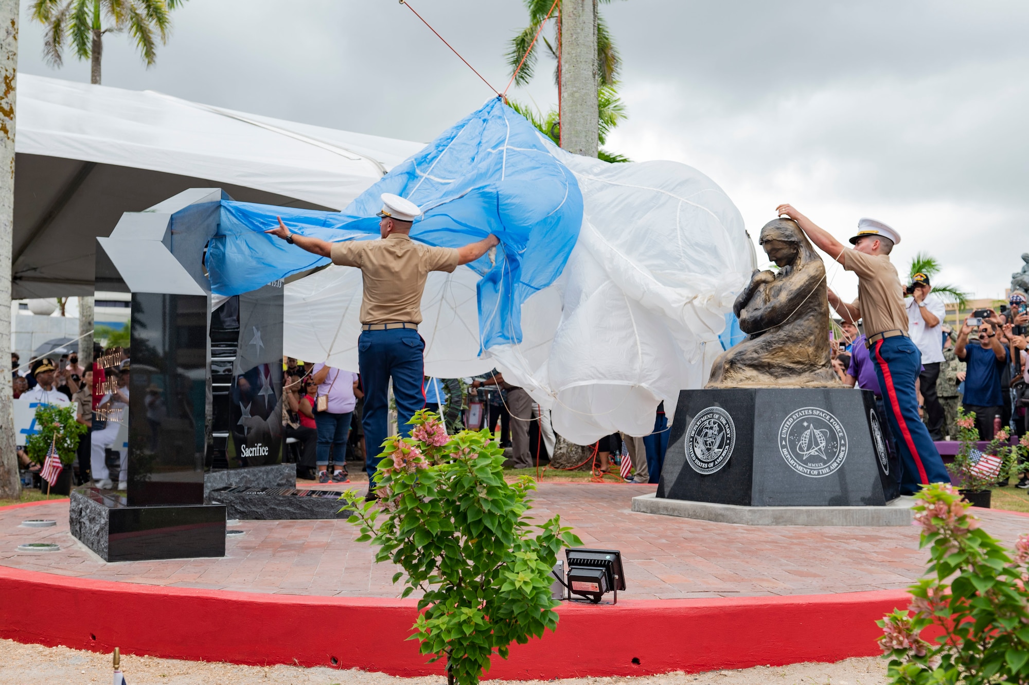 Marines unveil a memorial