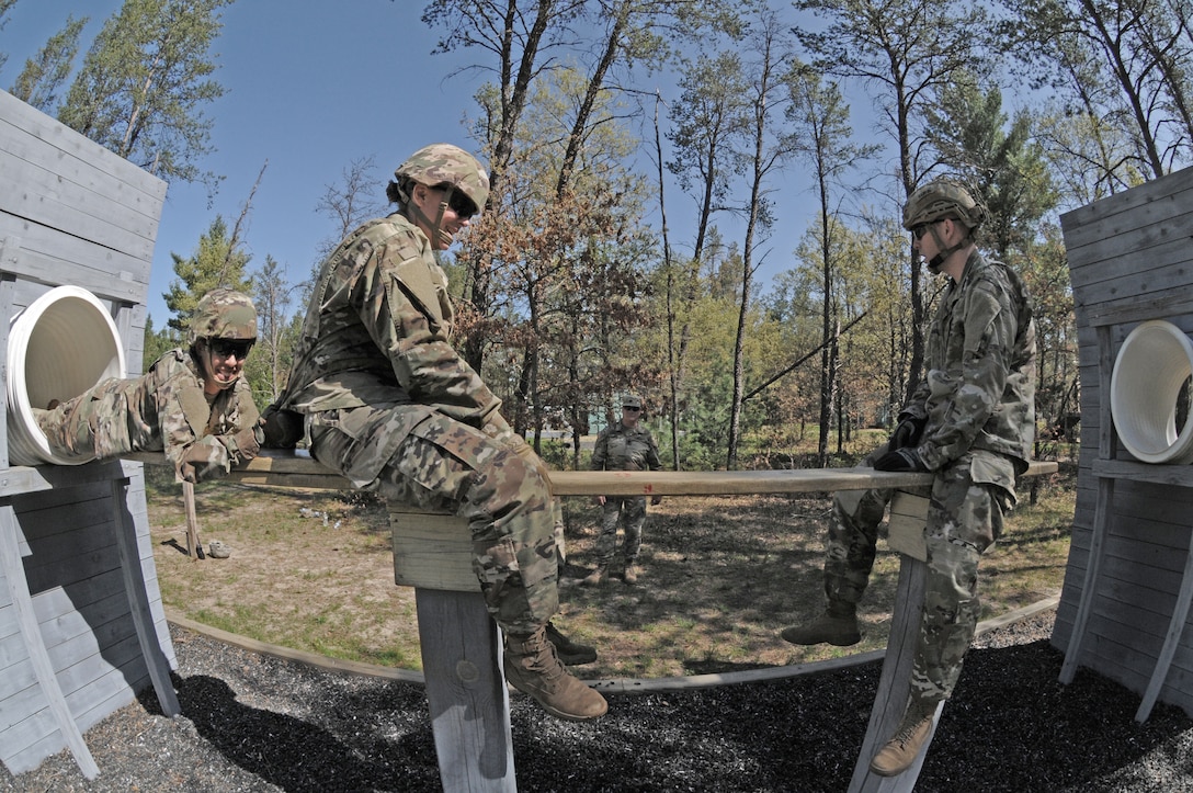 Field Leadership Reaction Course builds trust for Army Reserve unit