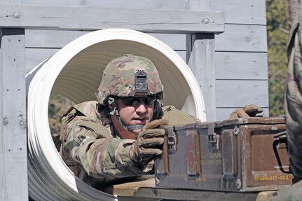 Field Leadership Reaction Course builds trust for Army Reserve unit