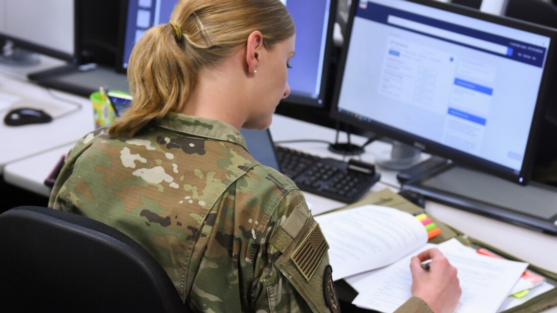 AN MFC student works on a writing lab assignment,