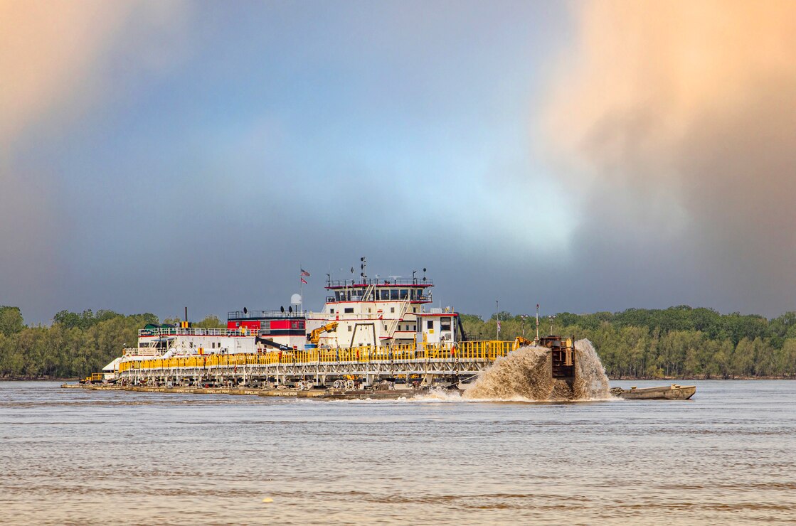 The Hurley is a 353-feet-long self-propelled dustpan dredge built for the U.S. Army Corps of Engineers in 1993. It can dredge to a depth of 75 feet and discharges material outside the navigation channel through a 32-inch diameter pipeline.