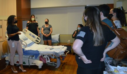 Expectant moms have group option for prenatal care