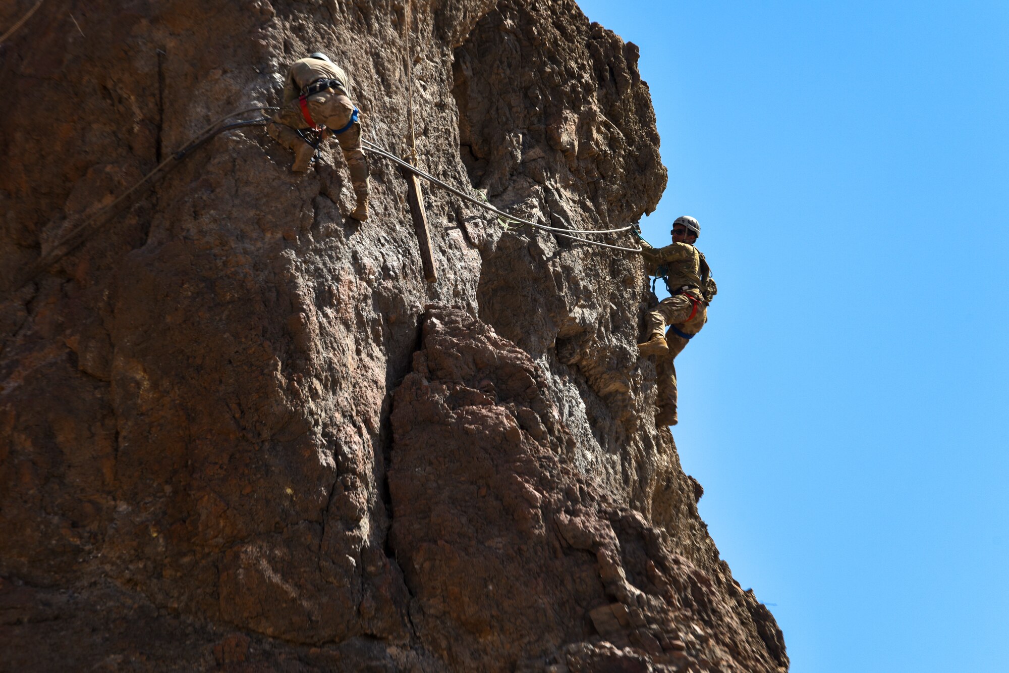 U.S. service members with the Combined Joint Task Force – Horn of Africa participate in the French Desert Commando Course at Arta Range, Djibouti, April 27, 2022. Since 2015, the French Forces stationed in Djibouti have invited U.S. service members with CJTF-HOA or deployed to Camp Lemonnier to participate in the course.