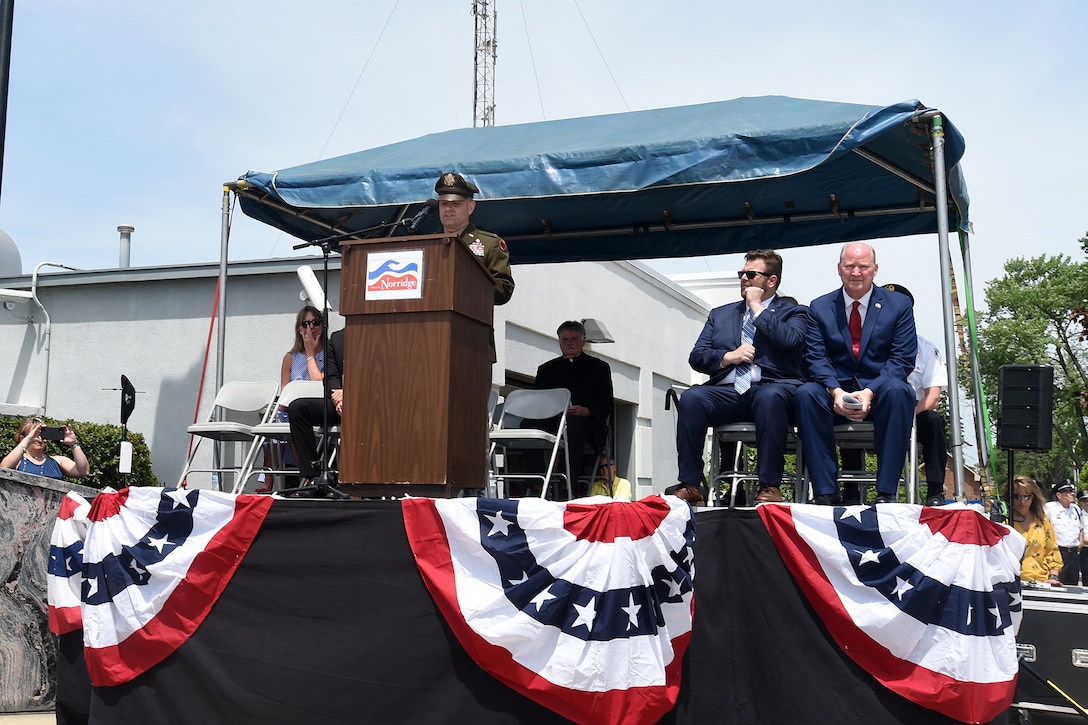 Army Reserve leaders remember fallen heroes and Gold Star families with local communities