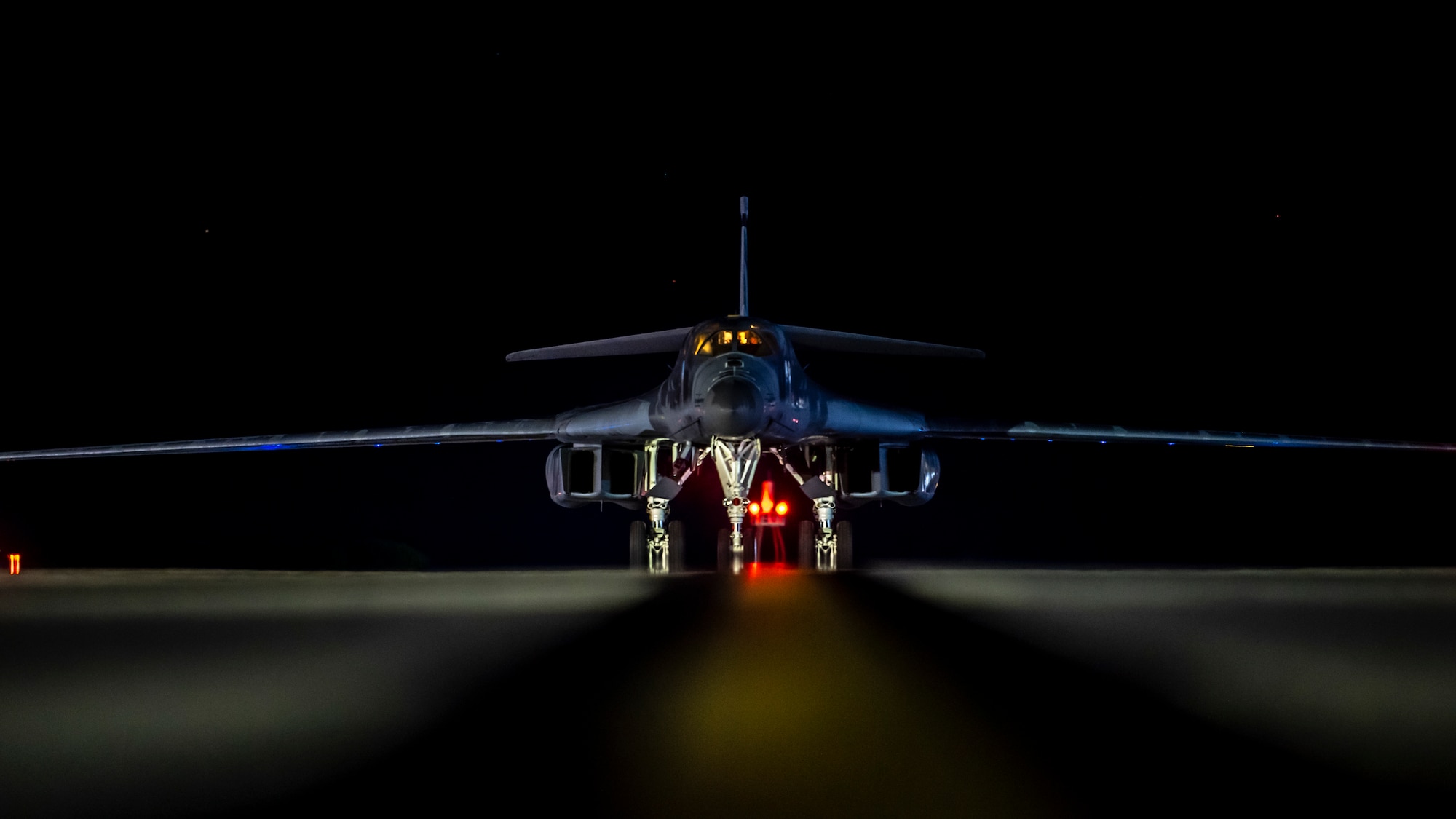 Photo of a USAF B-1B Lancer