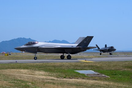Eielson Airmen, F-35s Begin Agile Combat Employment Training at MCAS Iwakuni