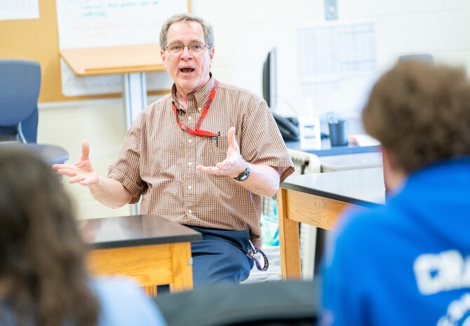 IMAGE: Naval Surface Warfare Center Dahlgren Division mathematician Robert Taft talks about his educational journey and career path in front of a group of students during the Fredericksburg Regional Summer Governor’s School, June 9.