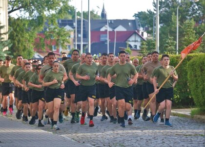 Army Reserve Signal Company celebrates Army Birthday in Poland