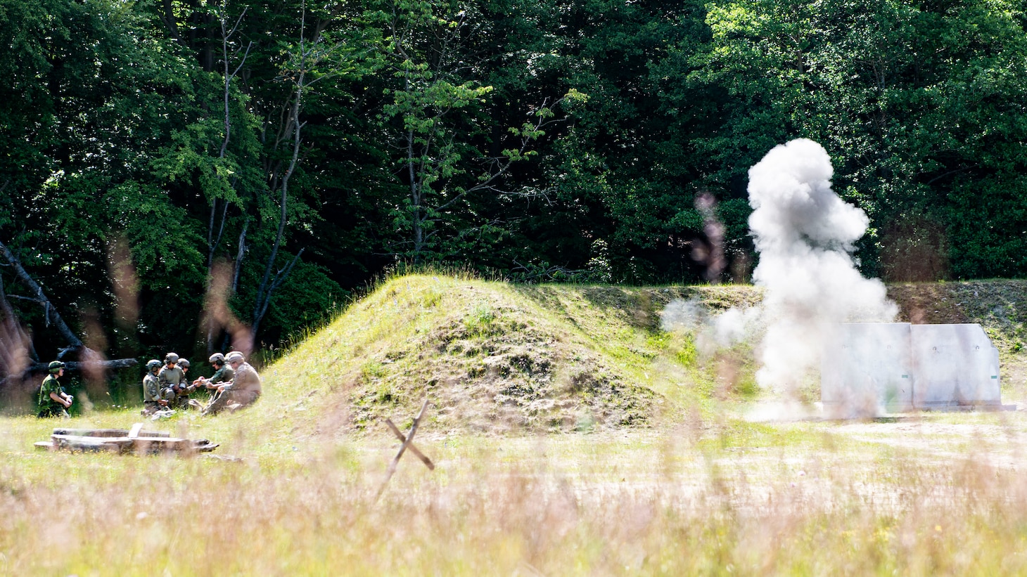 Service members of partner nations detonate explosives during Swedish explosive familiarization training while at exercise BALTOPS 22, June 07, 2022.