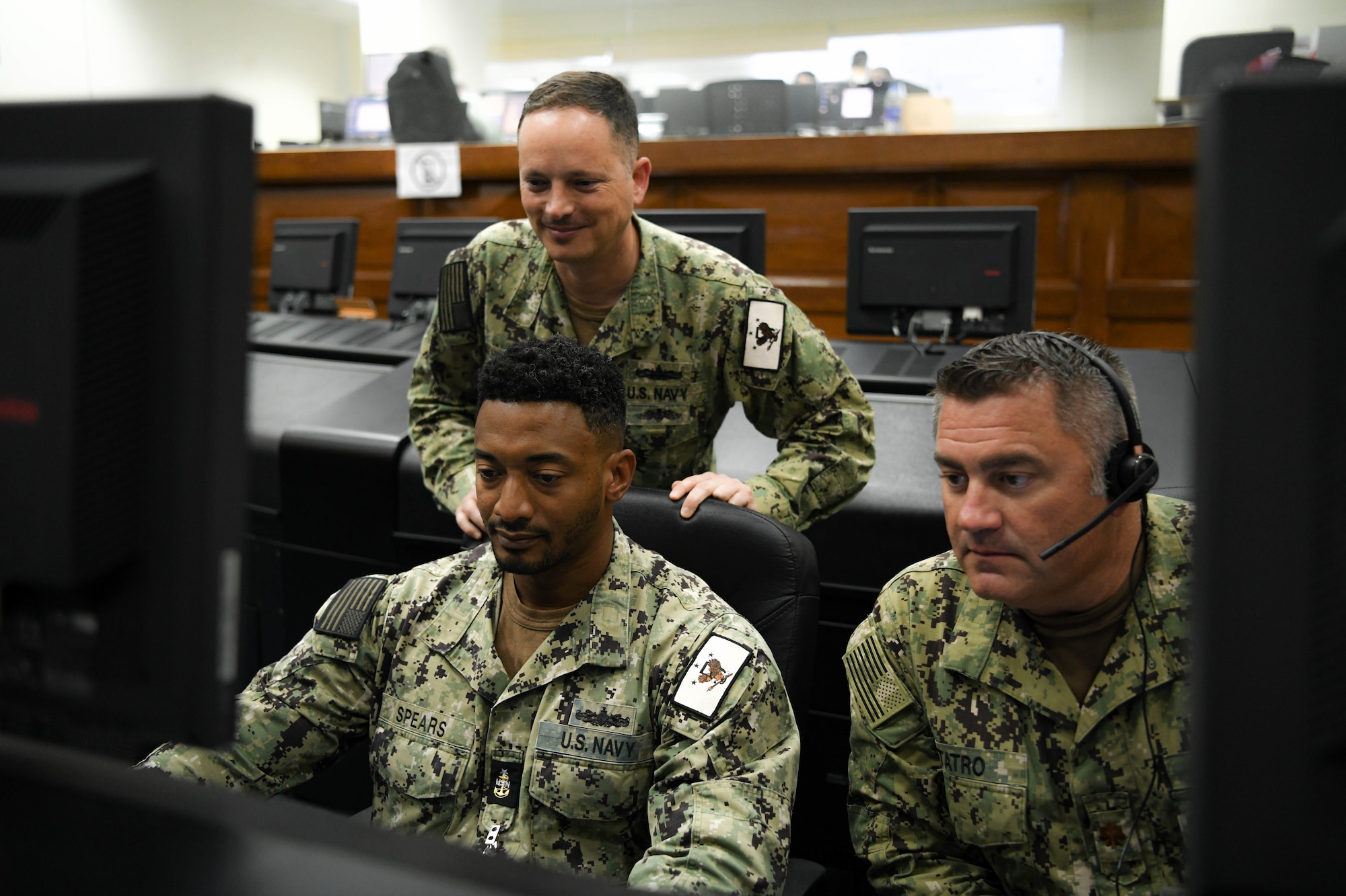 U.S. Army Maj. Michael D. Lewis, the director of the Hawk Exercise, debriefs HAWKEX participants May 19, Al Dhafra Air Base, United Arab Emirates. Having completed its 15th iteration, HAWKEX is scheduled to resume later this year and continue to foster UAE and U.S. partnerships through integration and team building.