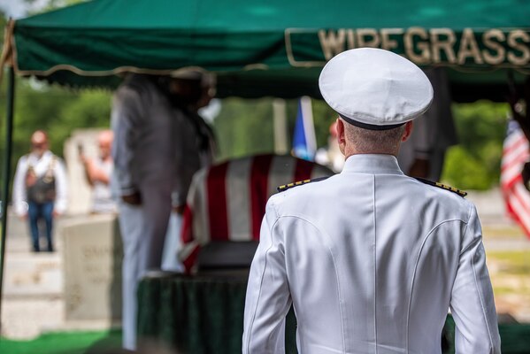 Seaman Second Class Tceollyar Simmons memorial service. On November 19, 2021, the Defense POW/MIA Accounting Agency (DPAA) identified the remains of Seaman Second Class Tceollyar, missing from World War II.