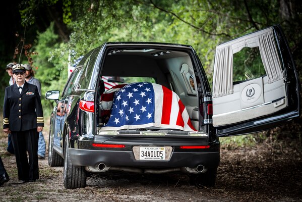 Seaman Second Class Tceollyar Simmons memorial service. On November 19, 2021, the Defense POW/MIA Accounting Agency (DPAA) identified the remains of Seaman Second Class Tceollyar, missing from World War II.