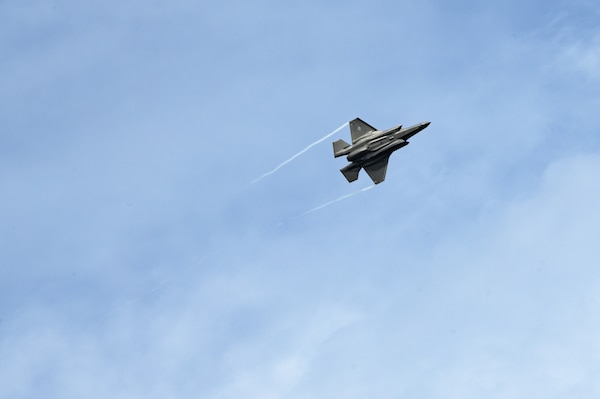 A U.S. Air Force F-35A Lightning II assigned to the 356th Expeditionary Fighter Squadron, 354th Air Expeditionary Wing, flies over Palau International Airport in support of Valiant Shield 22, June 11, 2022. Exercises like VS22 allow the INDOPACOM Joint Force the opportunity to integrate Navy, Marine Corps, Army, Air Force and Space Force to train in precise, lethal and overwhelming multi-axis, multi-domain effects that demonstrate the strength and versatility of Joint Force. (U.S. Air Force photo by Senior Airman Jose Miguel T. Tamondong)