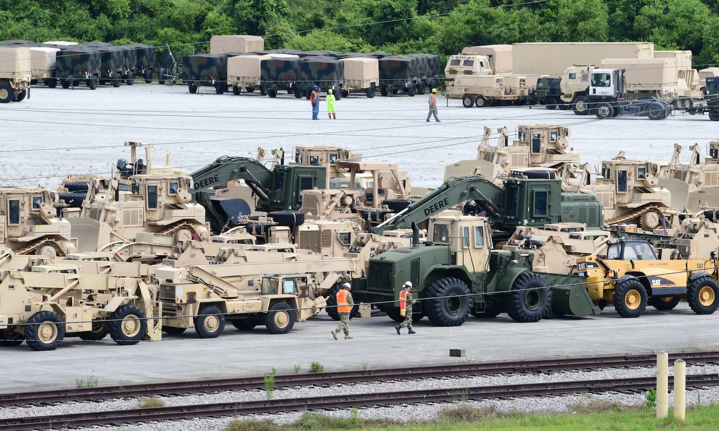 Army units from Military Surface Deployment and Distribution Command (SDDC) and Navy units from Military Sealift Command (MSC) and Navy Cargo Handling Battalion One (NCHB-1) came together in May to train in U.S. Transportation Command’s Field Training Exercise (FTX) Turbo Distribution 22-4 (TD 22-4).