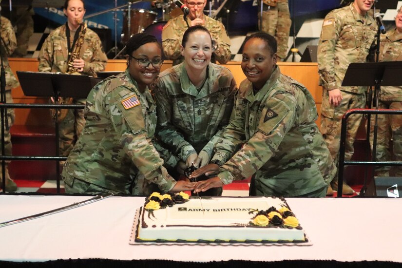 Hundreds celebrate Army’s 247th birthday during Fort McCoy celebration