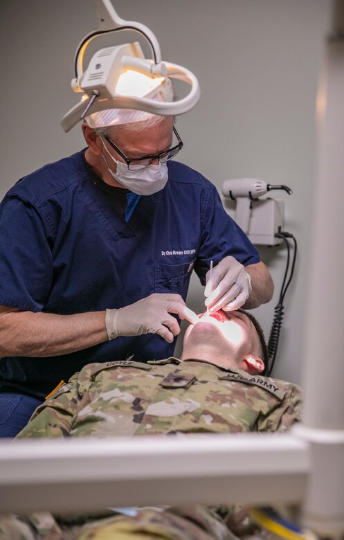 Batesville, Ind., community members help Soldiers’ teeth