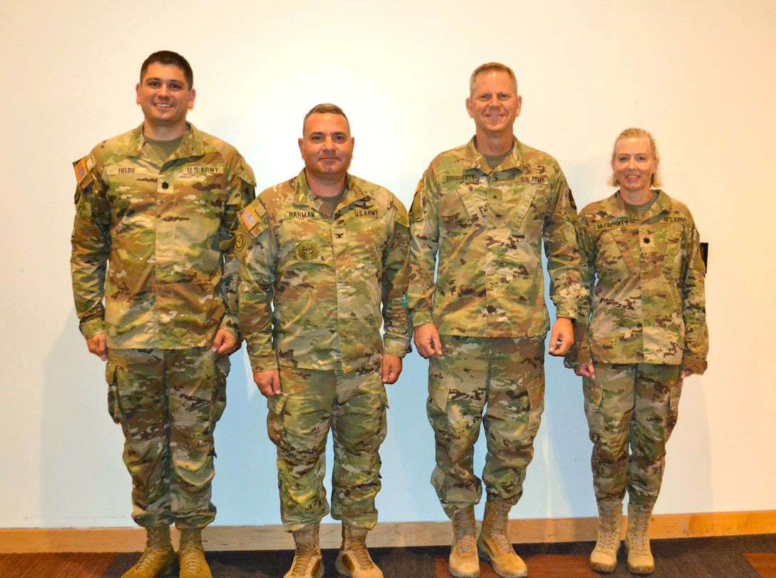 Lt. Col. McCroskey relinquishes command of 98th Signal Battalion