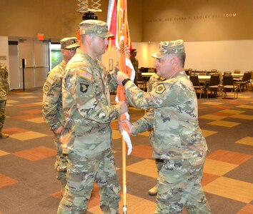 Lt. Col. McCroskey relinquishes command of 98th Signal Battalion